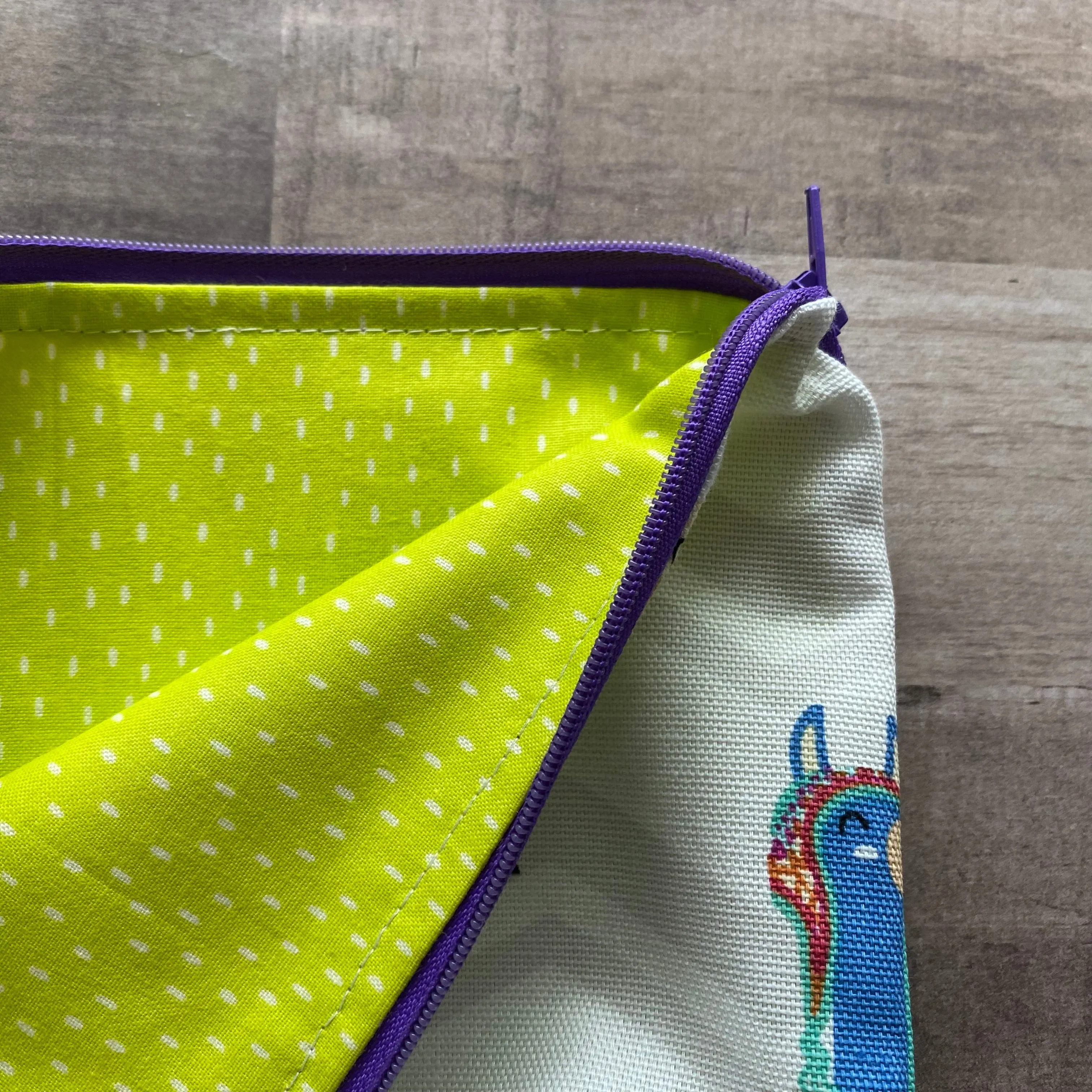Poppin’ Llamas Zipper Bag